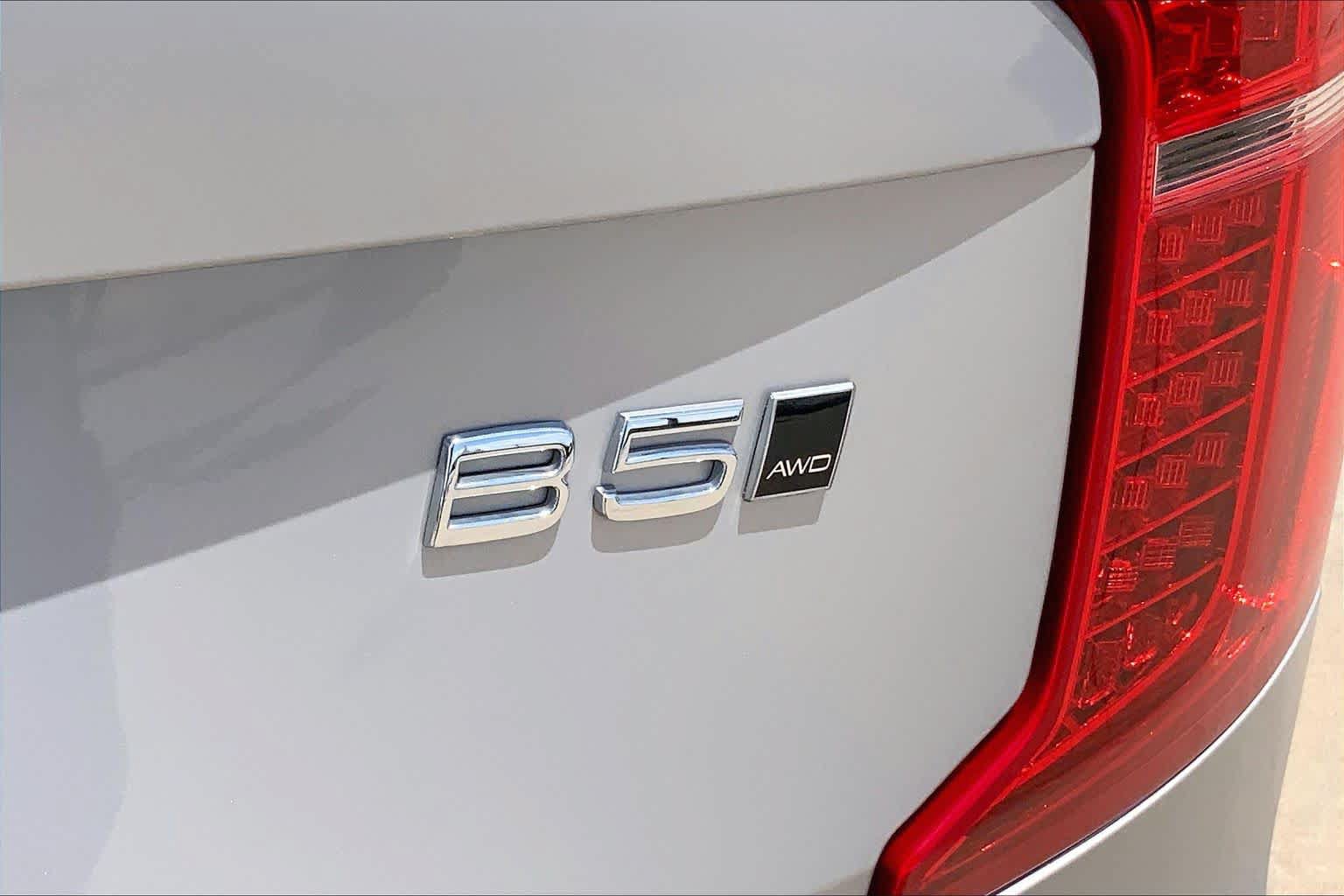 Used 2025 Volvo XC90 B5 Core AWD/4WD image 10