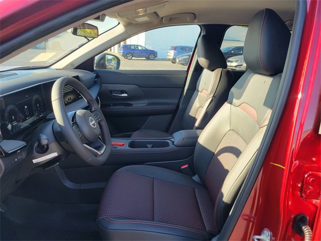 New 2026 Nissan Kicks SR w/ Cold Weather Package image 14