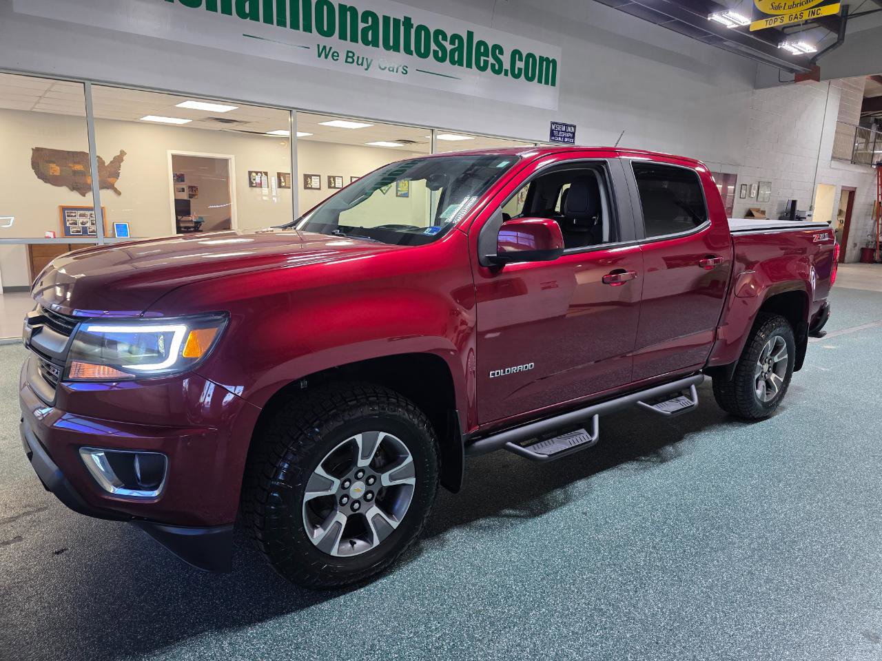 Used 2018 Chevrolet Colorado Z71 AWD/4WD image 2