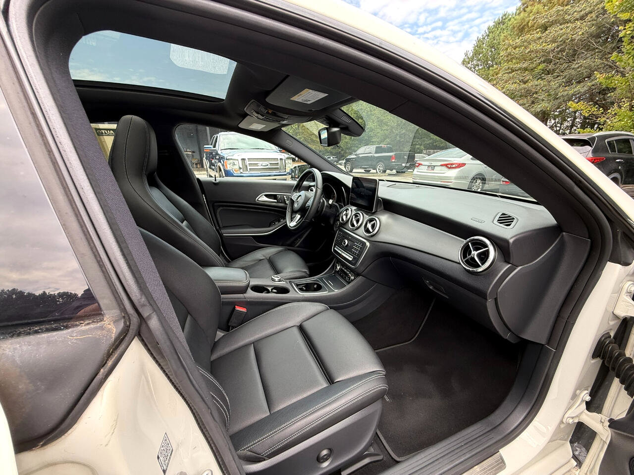 Used 2018 Mercedes-Benz CLA 250 image 14