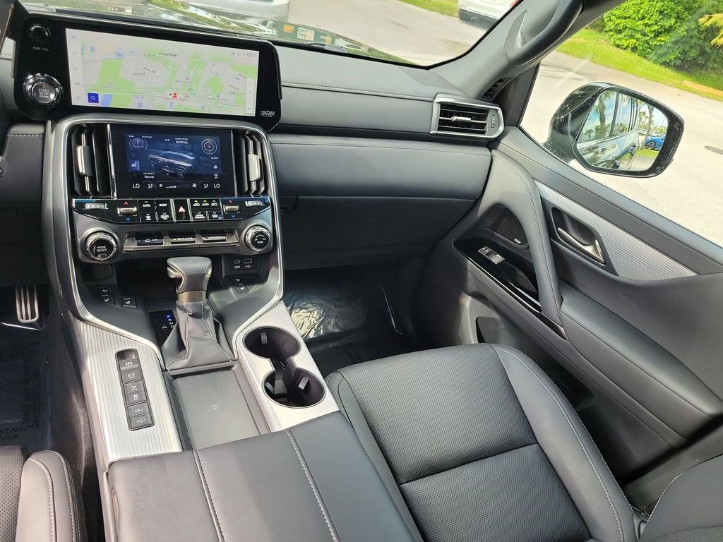 Used 2024 Lexus LX 600 F Sport AWD/4WD image 29