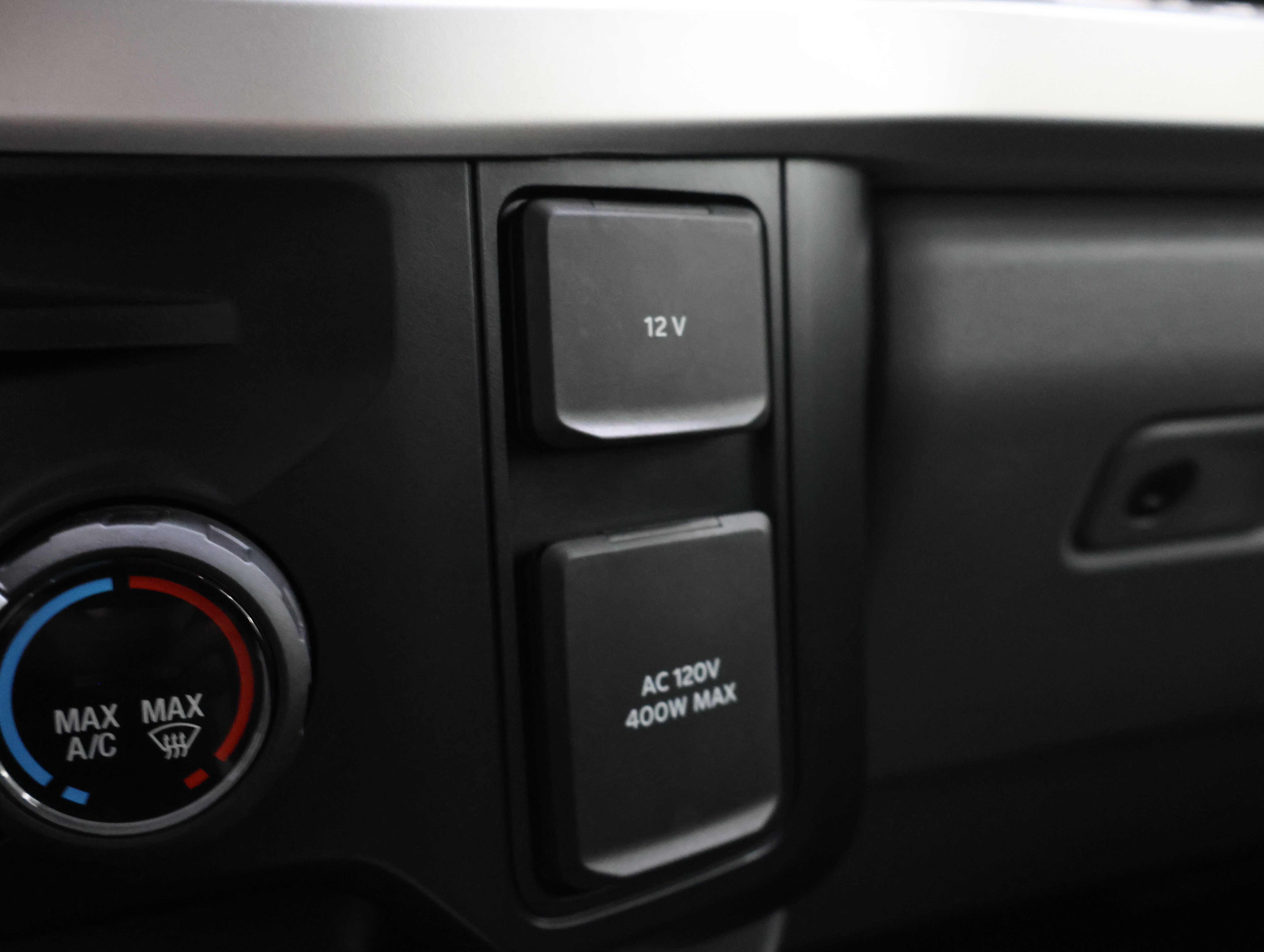 Used 2025 Ford F250 XLT w/ Black Appearance Package AWD/4WD image 60