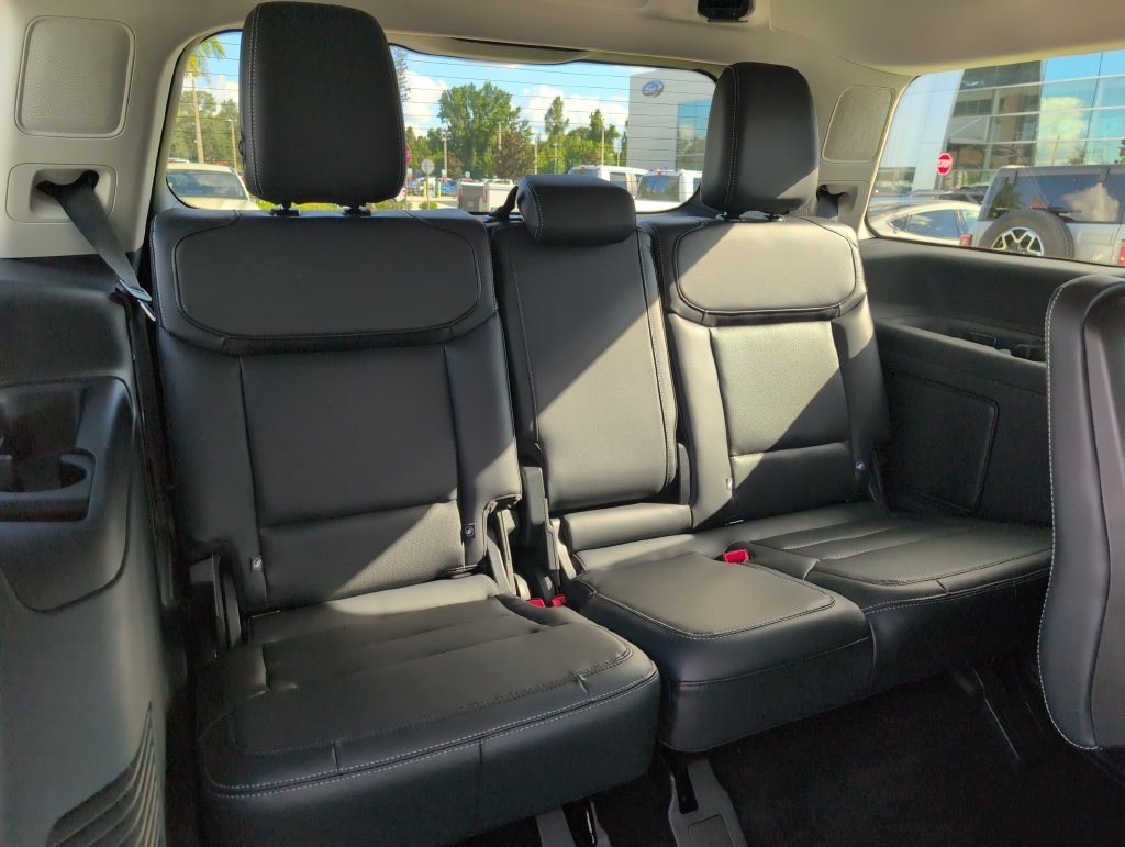 New 2027 Ford Expedition Platinum RWD image 16