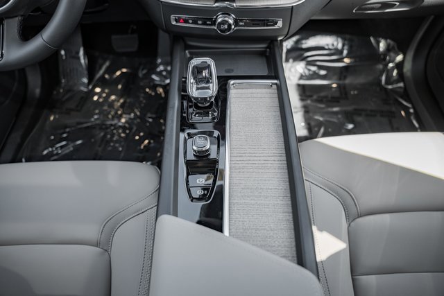 New 2026 Volvo XC60 B5 Plus w/ Protection Package Premier image 28