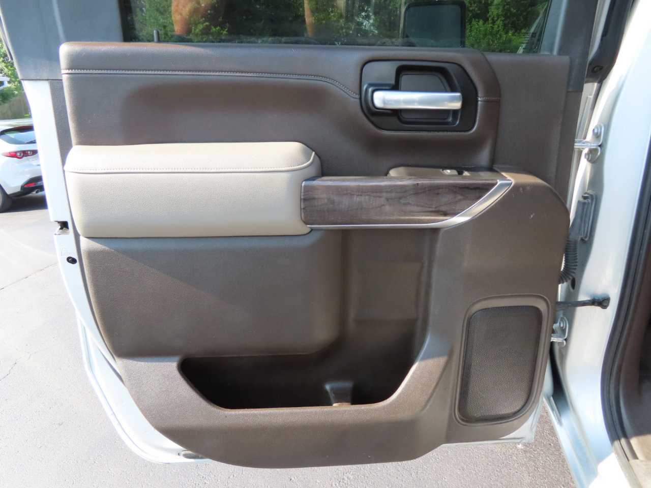 Used 2020 Chevrolet Silverado 2500 LTZ w/ LTZ Convenience Package image 27