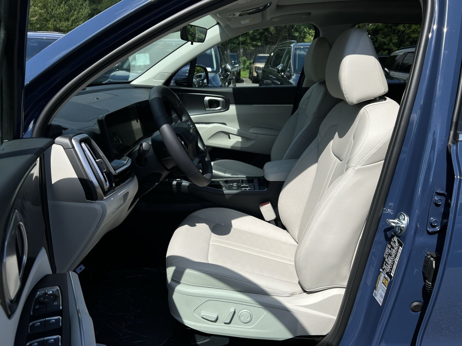 New 2026 Kia Sorento S w/ S Panoramic Sunroof Package FWD image 18