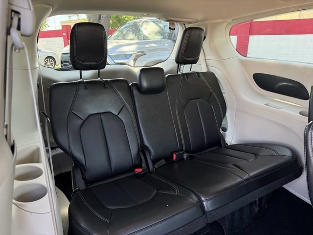 Used 2024 Chrysler Pacifica Touring-L FWD image 30