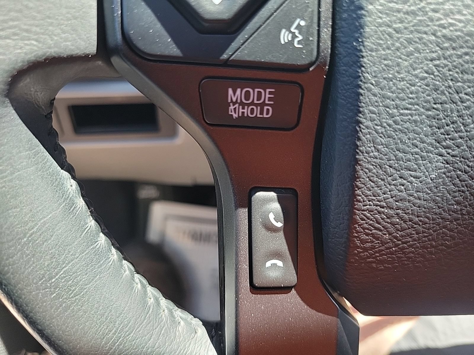 Used 2018 Toyota Sequoia Limited w/ Safety & Convenience Package AWD/4WD image 27