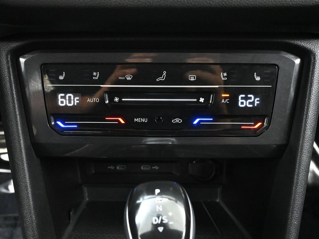 Used 2022 Volkswagen Tiguan SEL R-Line image 32