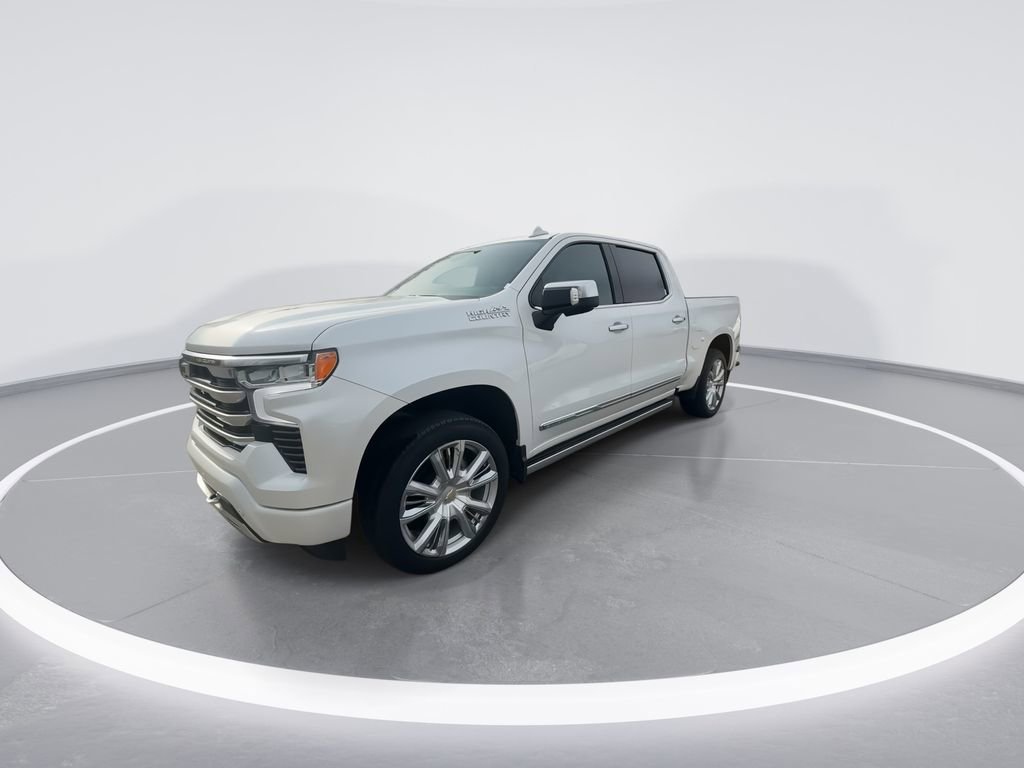 Used 2024 Chevrolet Silverado 1500 High Country w/ Technology Package AWD/4WD image 4