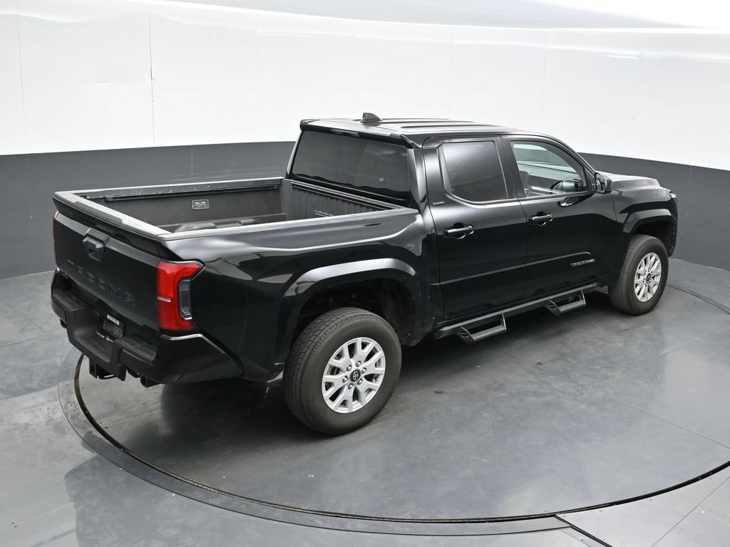 Used 2025 Toyota Tacoma SR5 AWD/4WD image 31