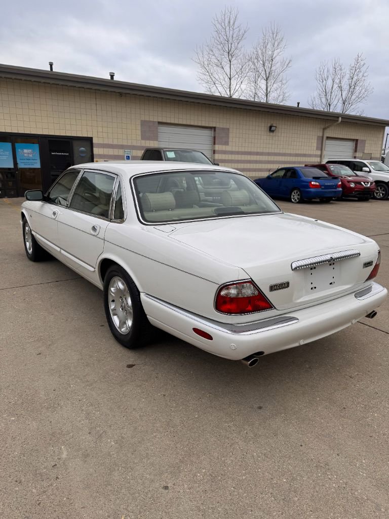 Used 2001 Jaguar XJ Vanden Plas image 8