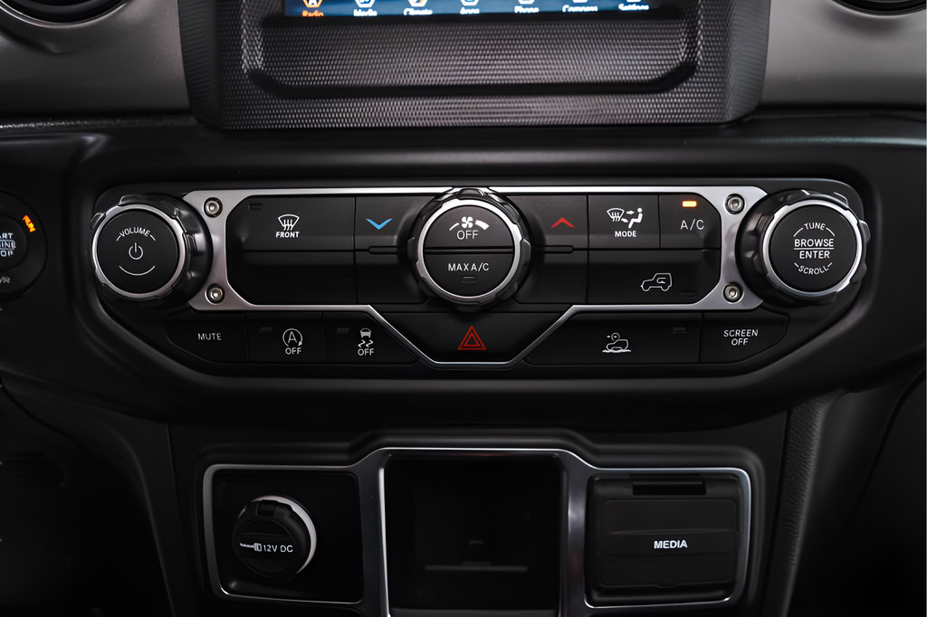 Used 2022 Jeep Wrangler Unlimited Sport AWD/4WD image 16