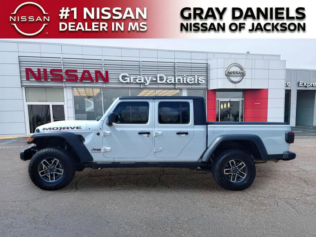 Used 2024 Jeep Gladiator Mojave image 4