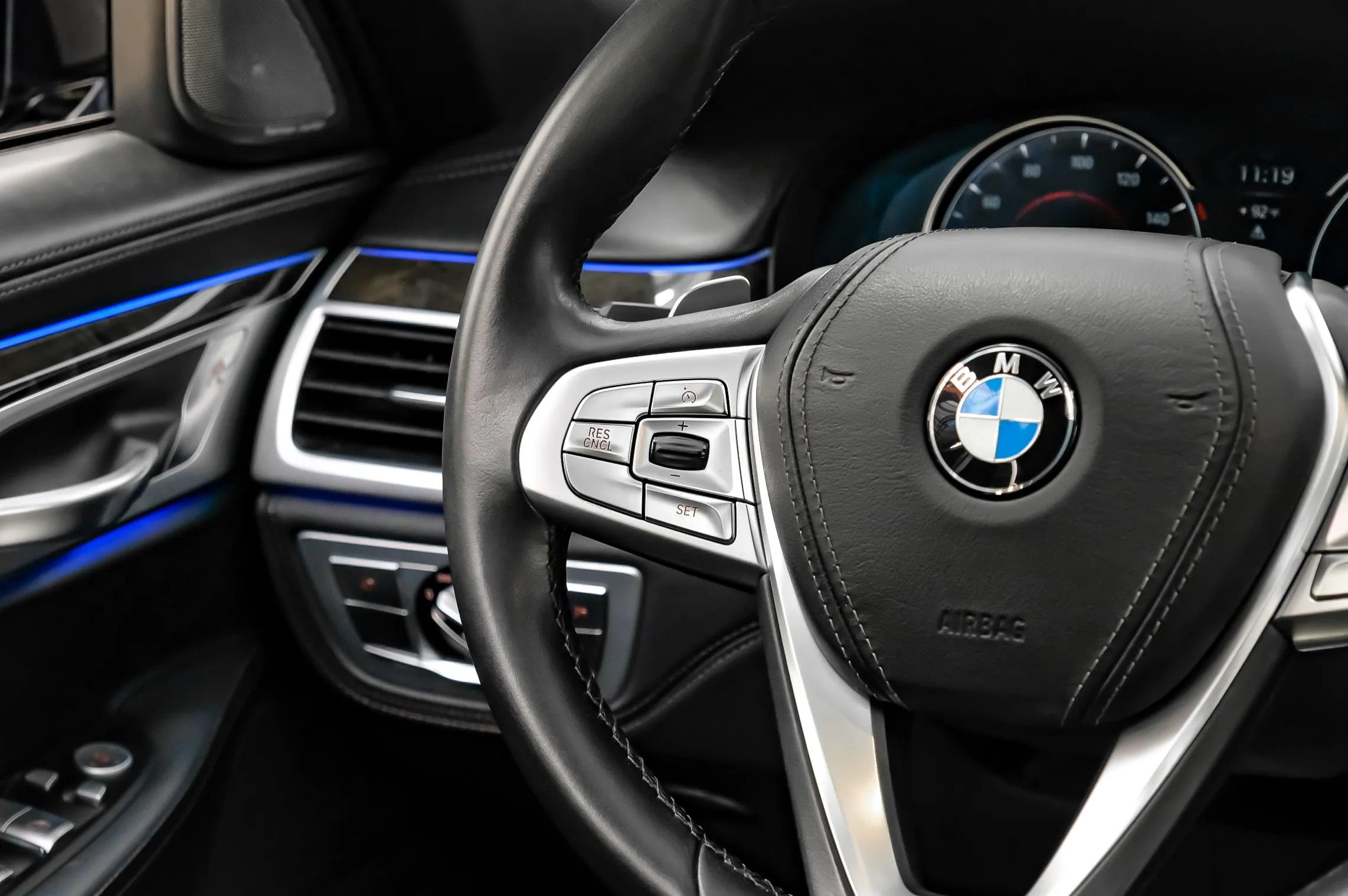 Used 2019 BMW 740i w/ Executive Package RWD image 15