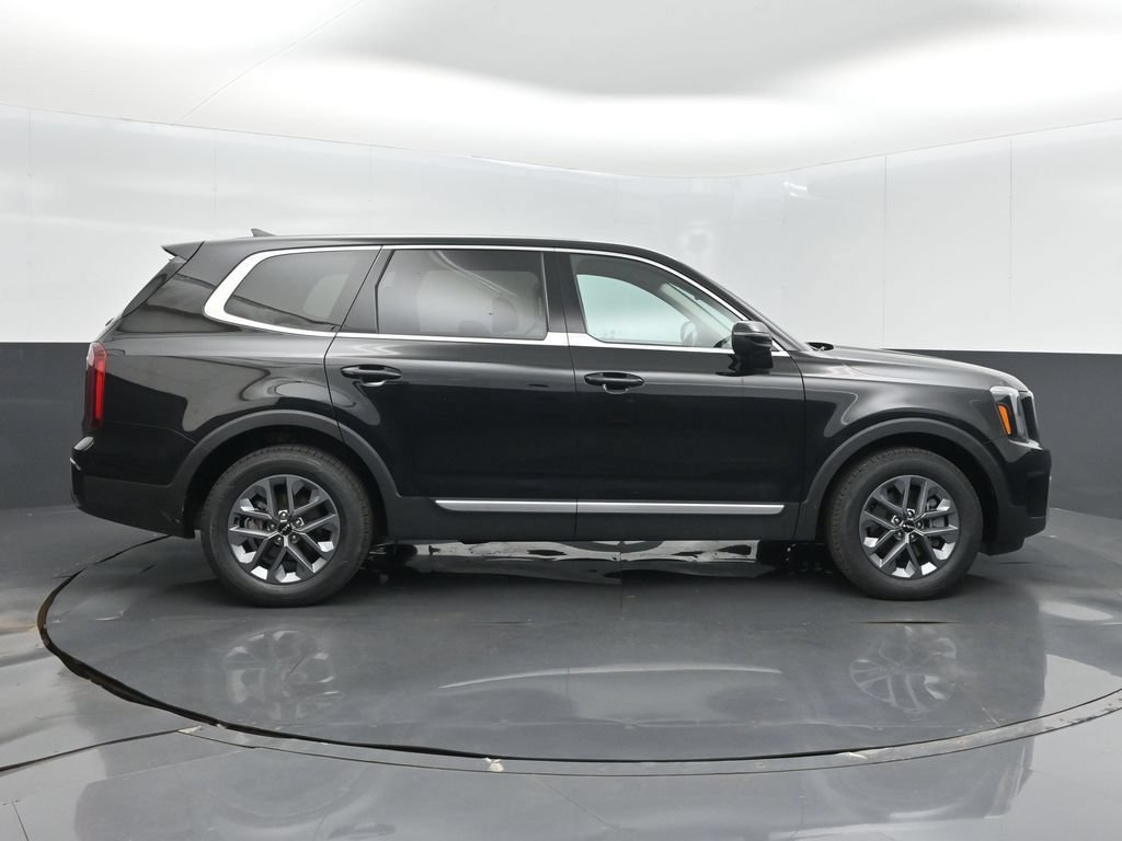 Used 2024 Kia Telluride LX FWD image 5