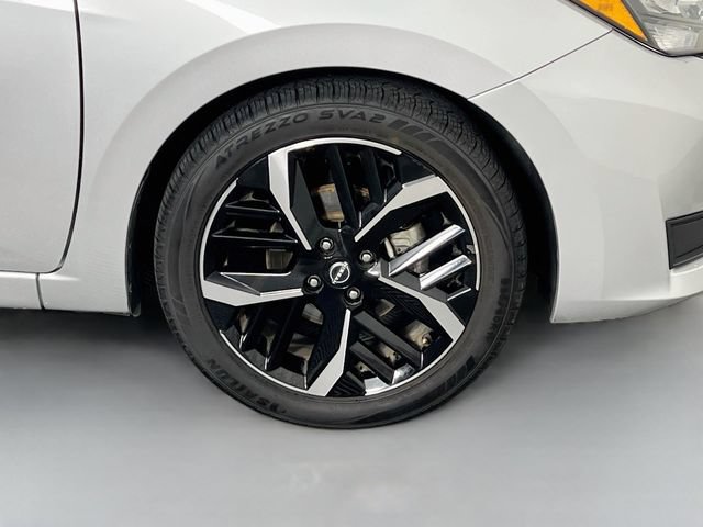 Used 2024 Nissan Versa SR FWD image 37