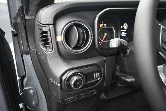 New 2026 Jeep Wrangler Unlimited Sahara AWD/4WD image 26