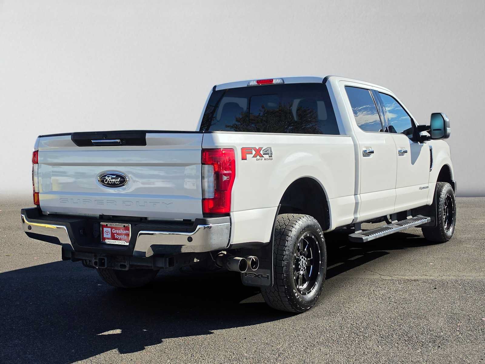 Used 2017 Ford F350 Lariat w/ Chrome Package AWD/4WD image 3