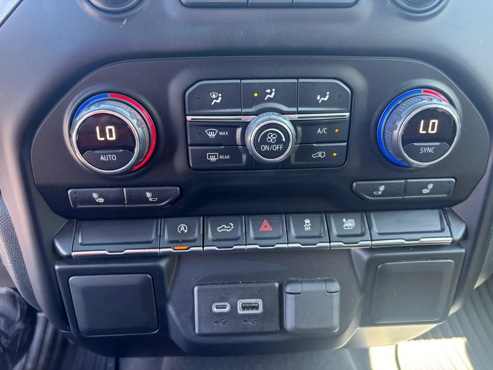 Used 2019 Chevrolet Silverado 1500 LT w/ All-Star Edition AWD/4WD image 20