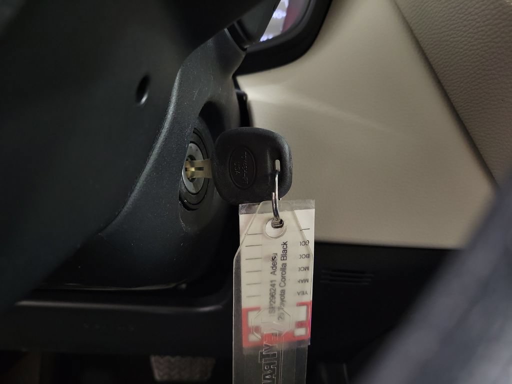 Used 2025 Toyota Corolla LE FWD image 15