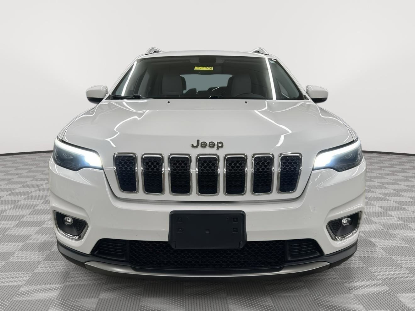 Used 2019 Jeep Cherokee Limited image 2