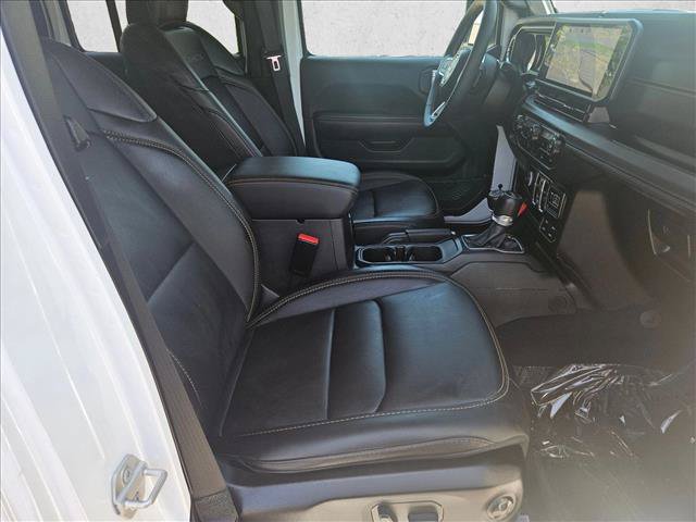 Used 2024 Jeep Wrangler Unlimited Sahara w/ Technology Group AWD/4WD image 21