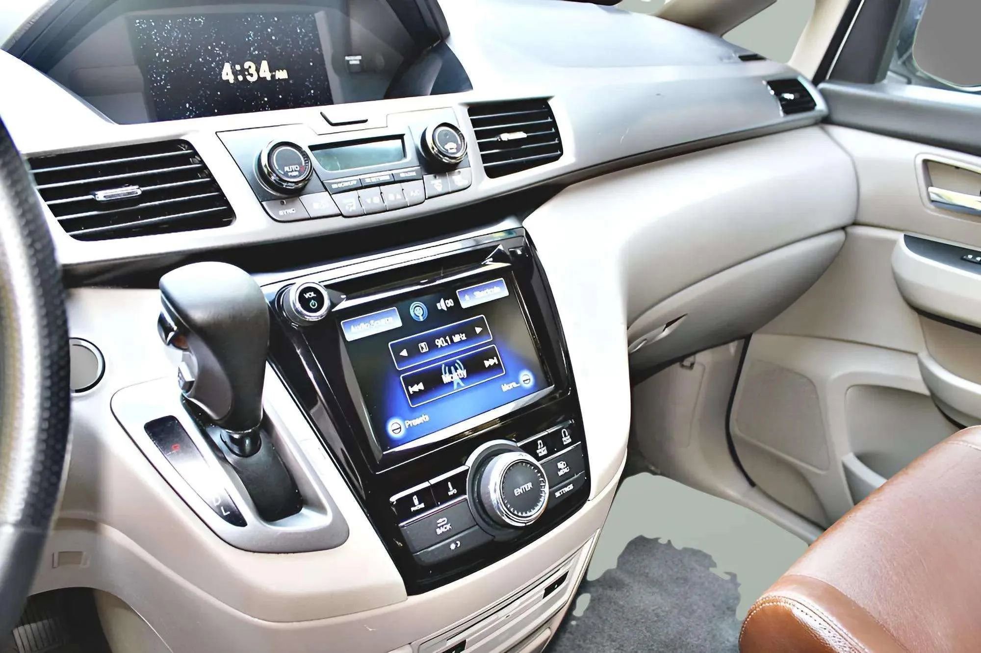 Used 2016 Honda Odyssey SE image 18