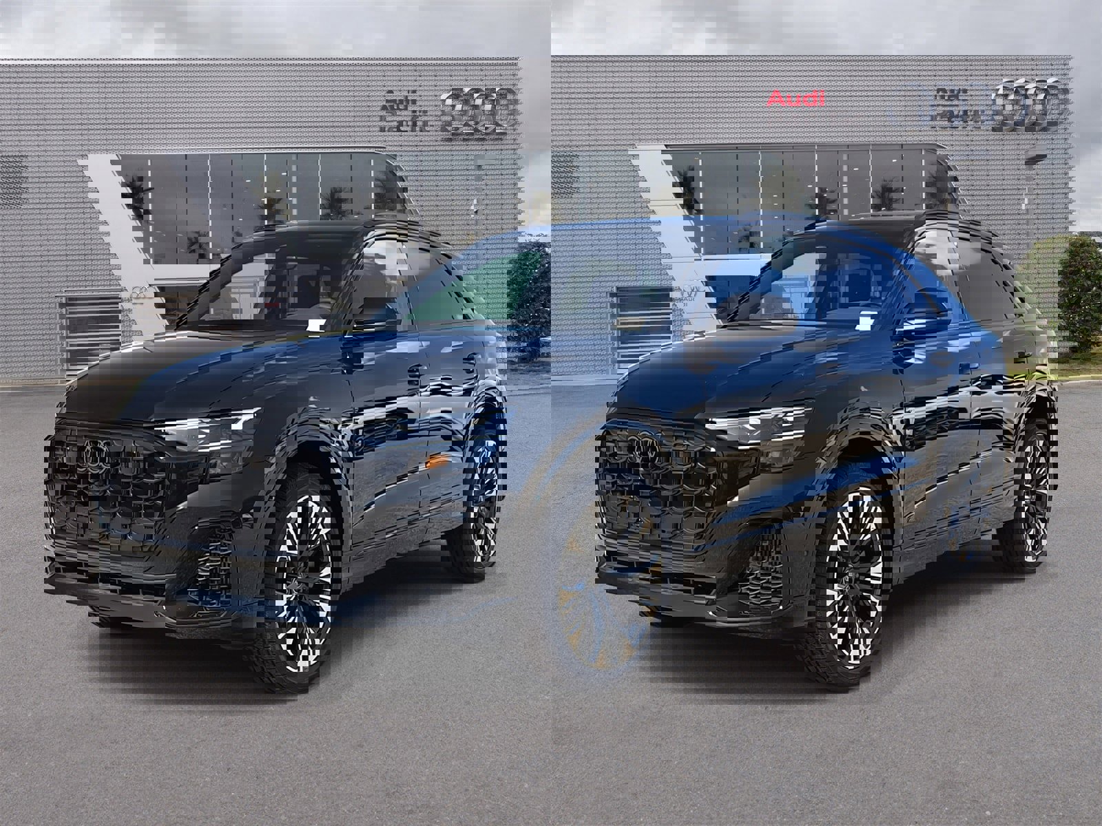 New 2025 Audi Q8 Prestige