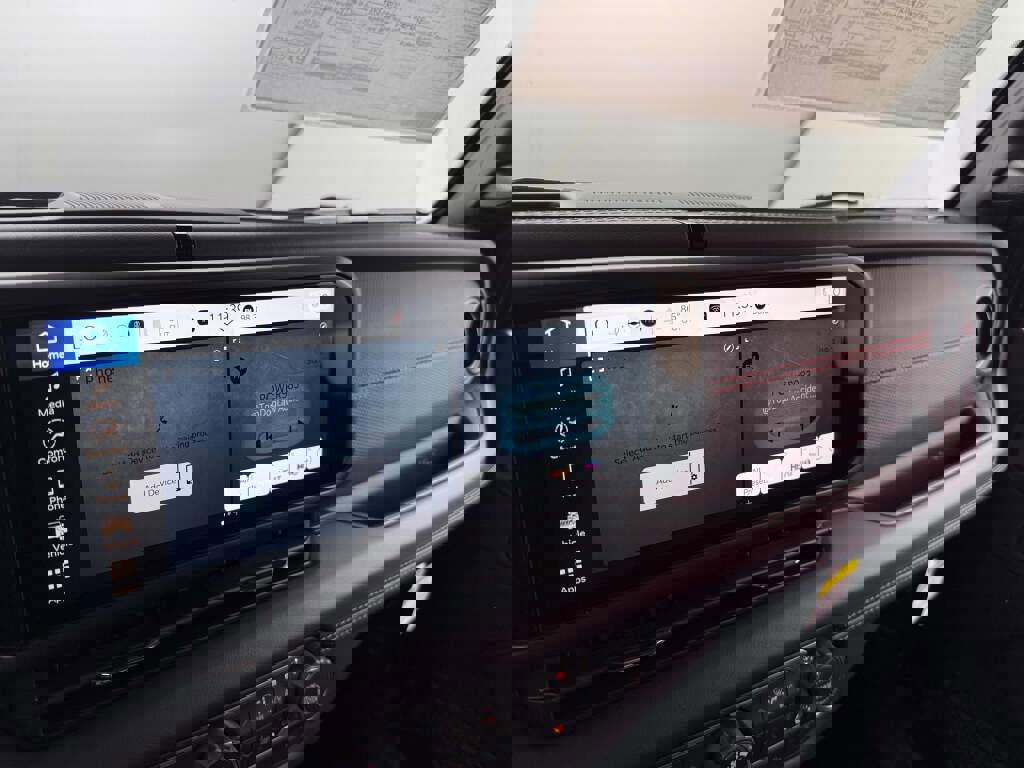 New 2025 Jeep Wrangler Rubicon w/ Convenience Group image 28