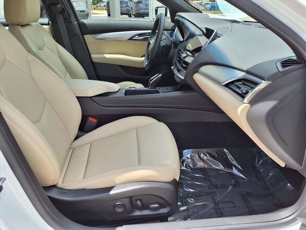 Used 2023 Cadillac CT5 Luxury RWD image 9