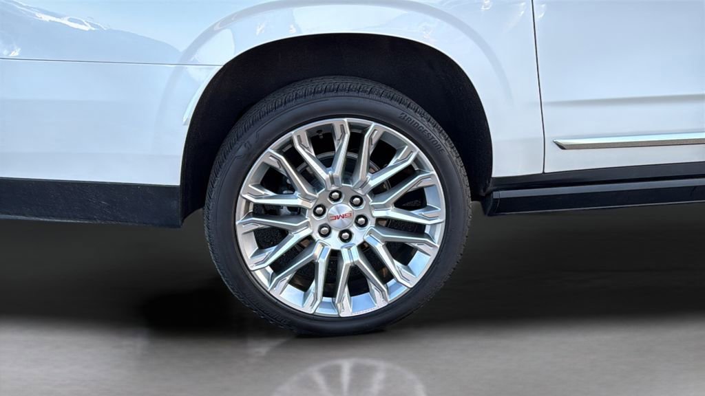 Used 2025 GMC Yukon XL Denali w/ Denali Reserve Package image 17