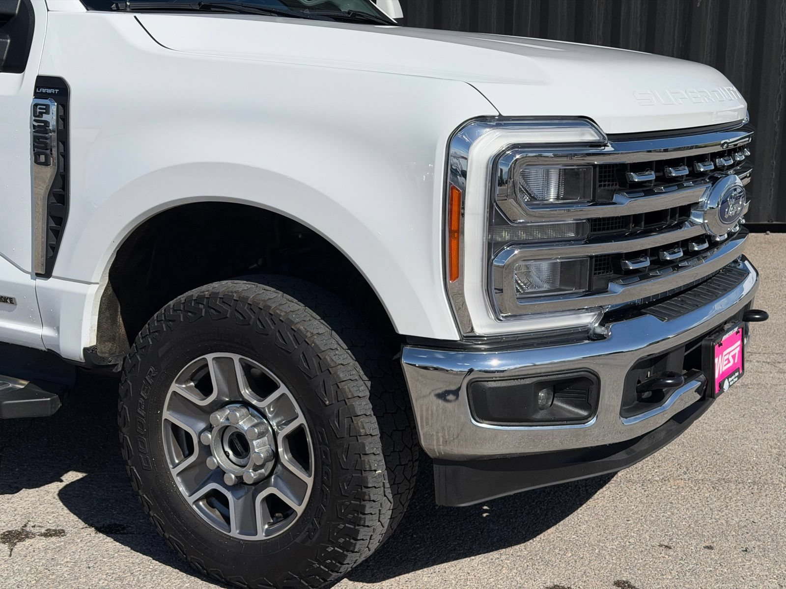 Used 2023 Ford F350 Lariat AWD/4WD image 3