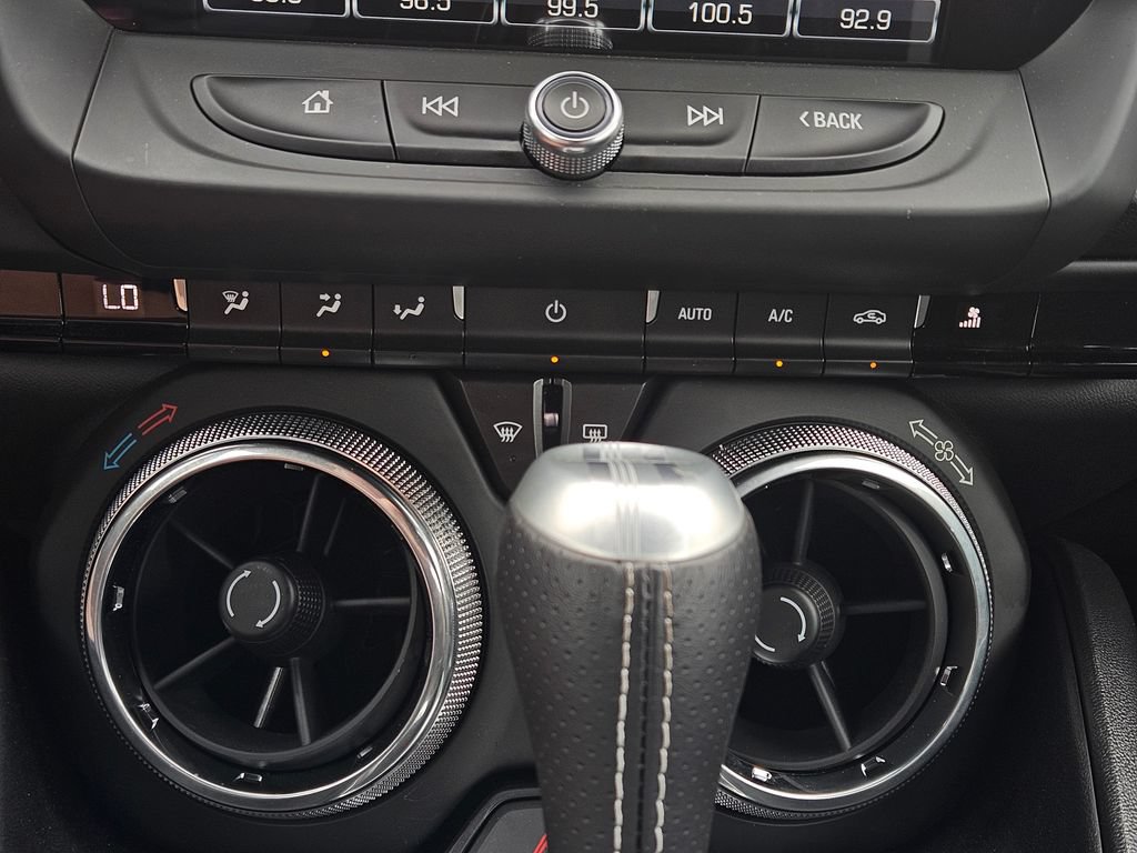 Used 2018 Chevrolet Camaro SS RWD image 21