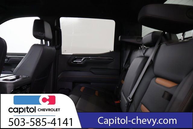 Used 2025 GMC Sierra 1500 AT4 image 32