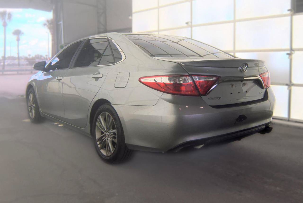 Used 2017 Toyota Camry SE FWD image 6