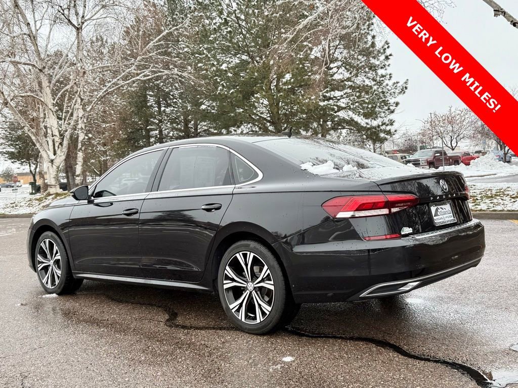 Used 2021 Volkswagen Passat 2.0T SE image 5