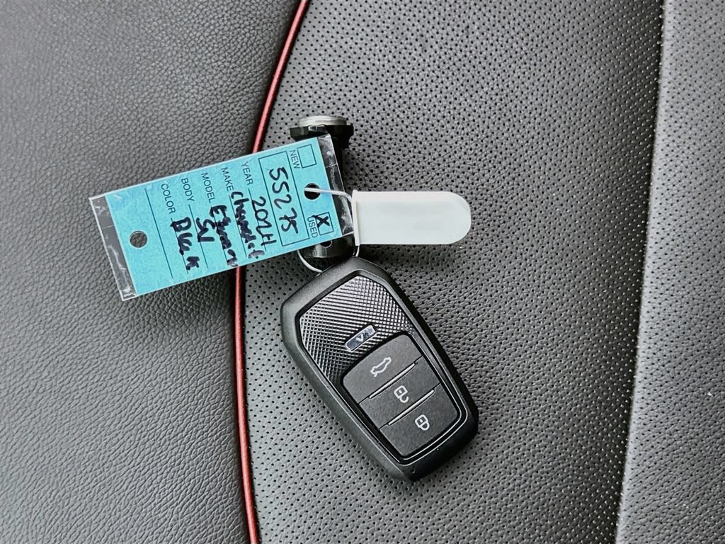 Used 2024 Chevrolet Equinox RS w/ RS Leather Package AWD/4WD image 31