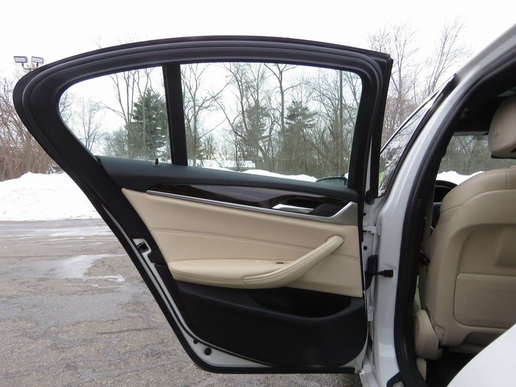 Used 2020 BMW 530i xDrive w/ Convenience Package image 18