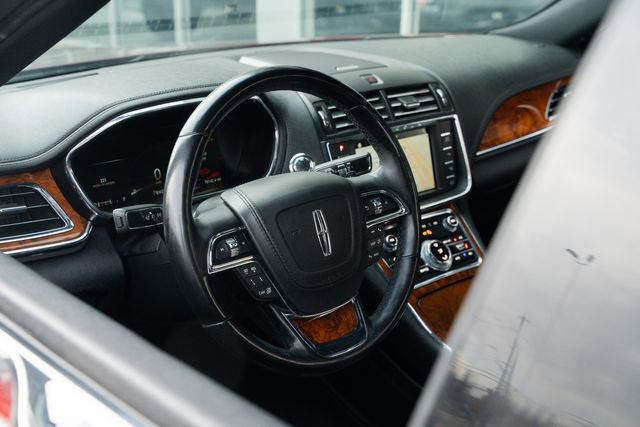 Used 2017 Lincoln Continental Select w/ Technology Package image 23