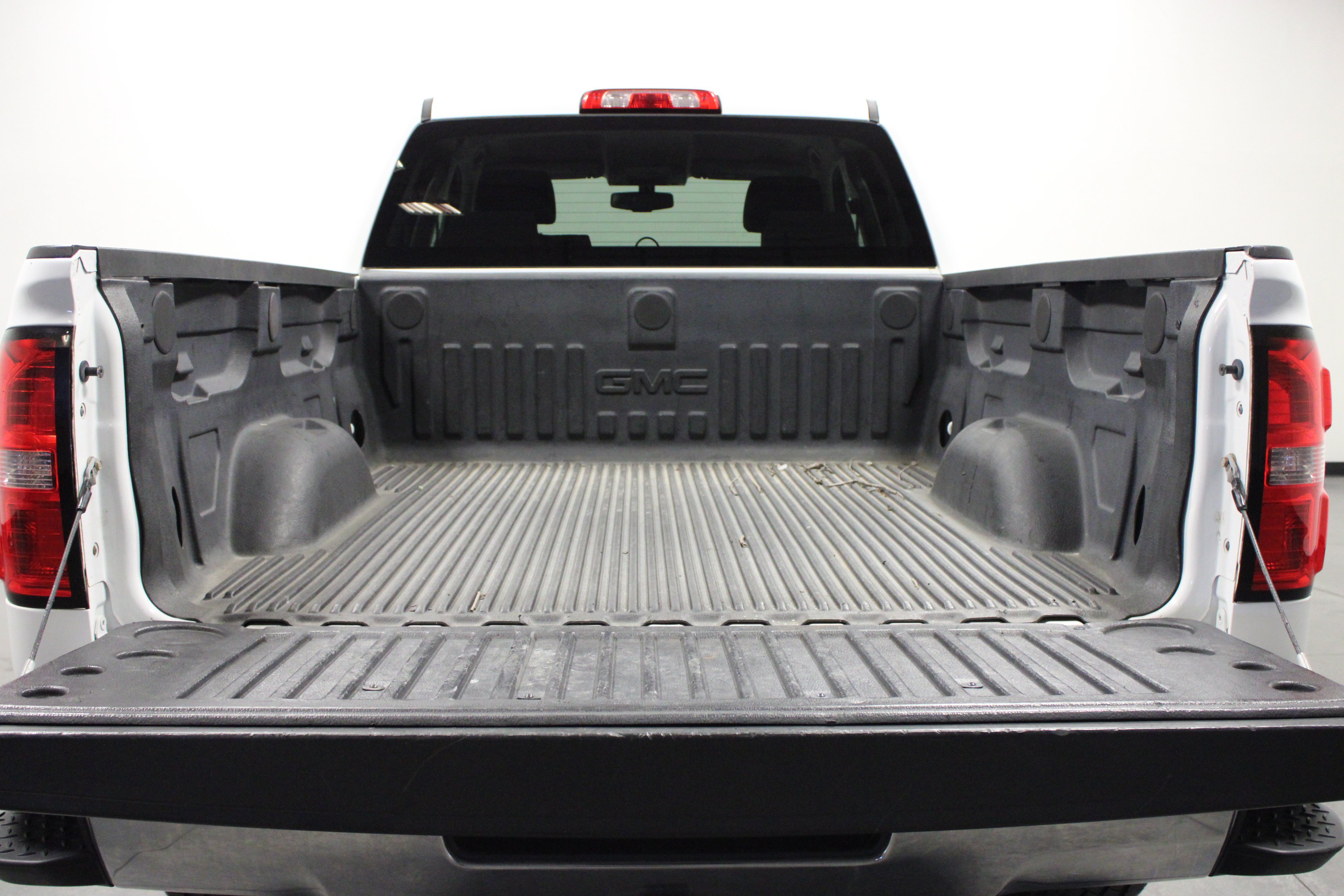 Used 2016 GMC Sierra 1500 SLE w/ SLE Value Package AWD/4WD image 14