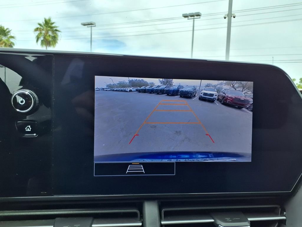 Used 2024 Chevrolet Trax LS w/ LS Convenience Package FWD image 5