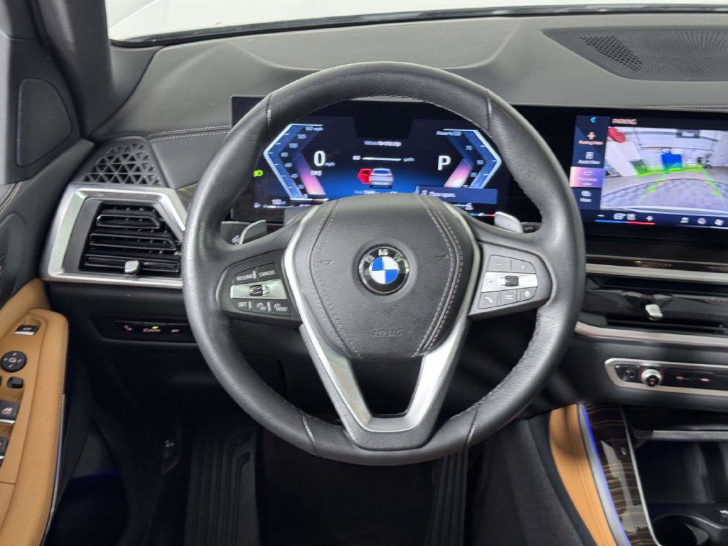Used 2025 BMW X5 xDrive40i w/ Parking Assistance Package AWD/4WD image 19