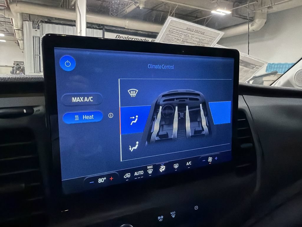 Used 2025 Ford E-Transit 148 High Roof RWD image 17