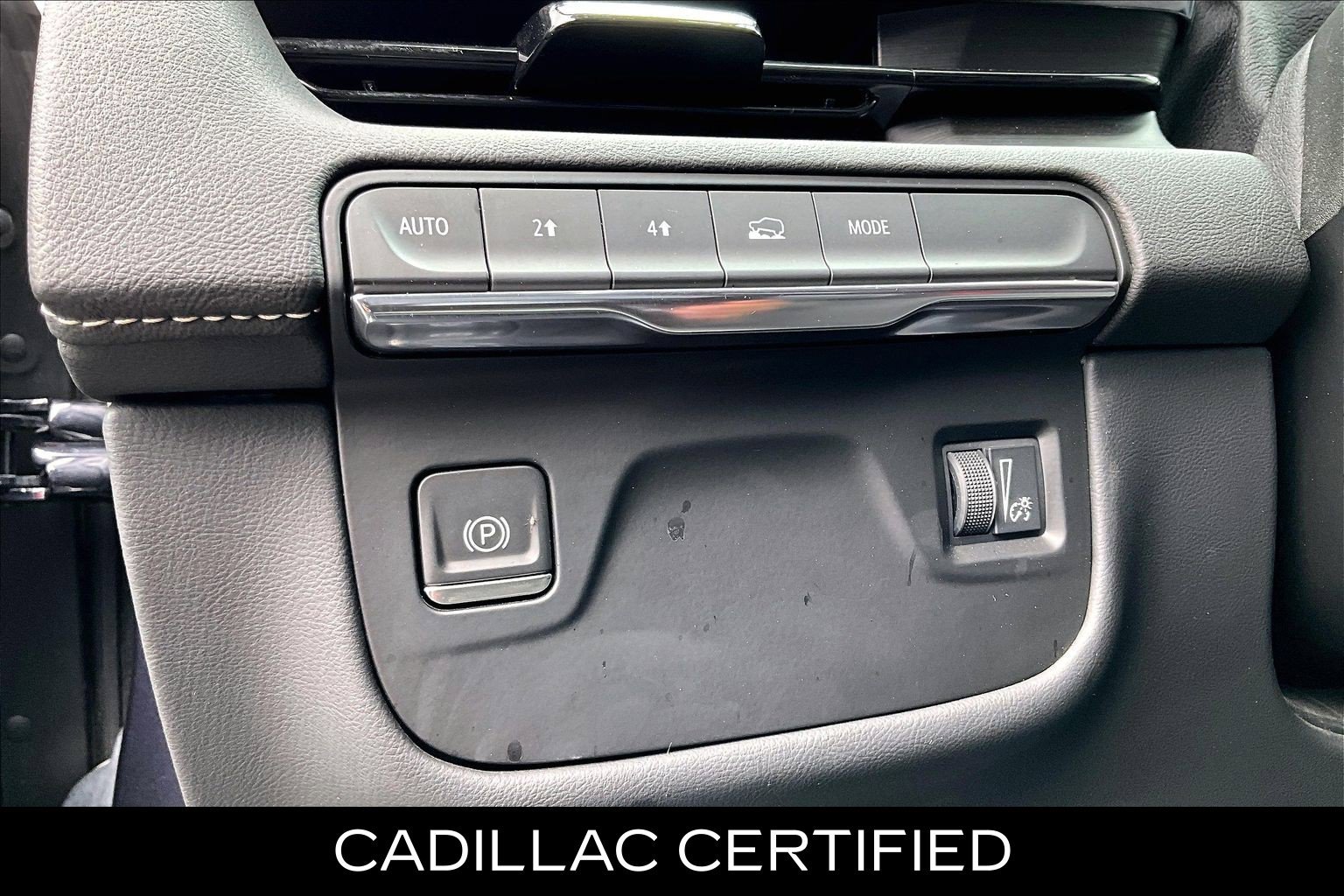 Certified 2023 Cadillac Escalade Premium Luxury AWD/4WD image 33