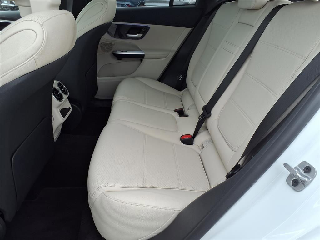 Used 2024 Mercedes-Benz GLC 300 GLC 300 image 25