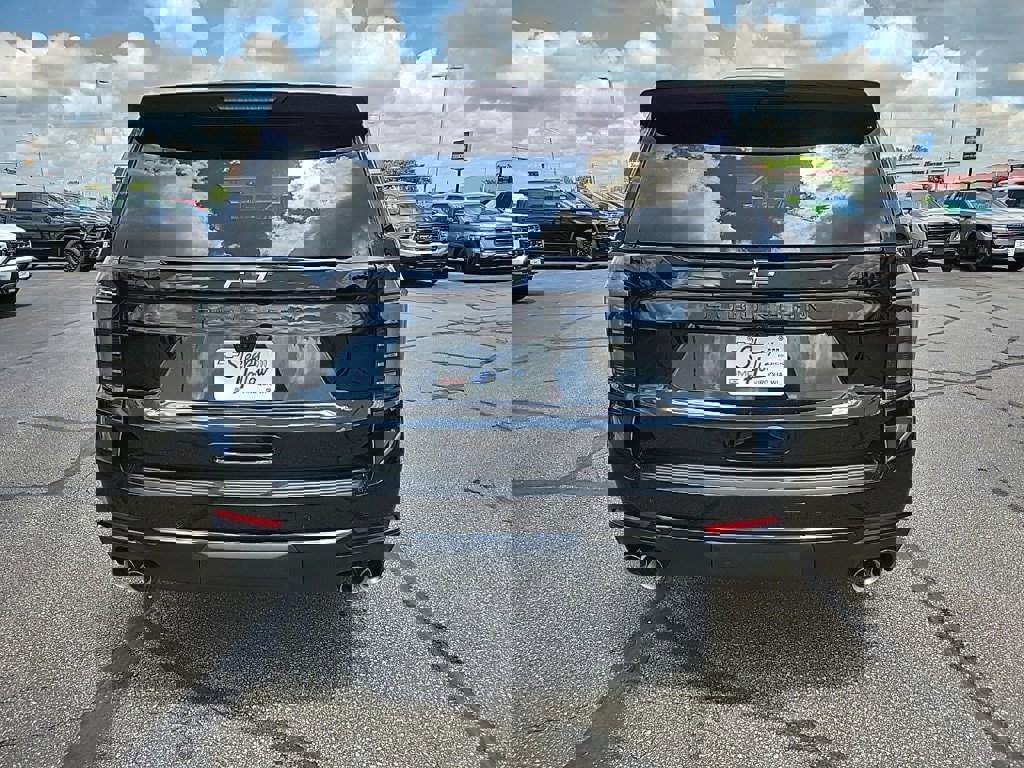 New 2025 Chevrolet Suburban Z71 w/ Z71 Off-Road Package image 4