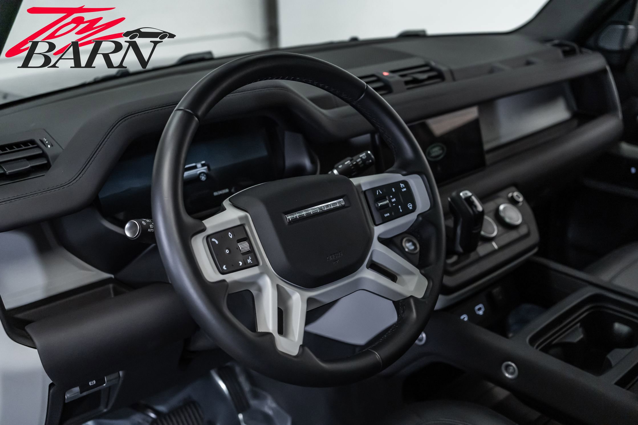 Used 2024 Land Rover Defender 110 S AWD/4WD image 28