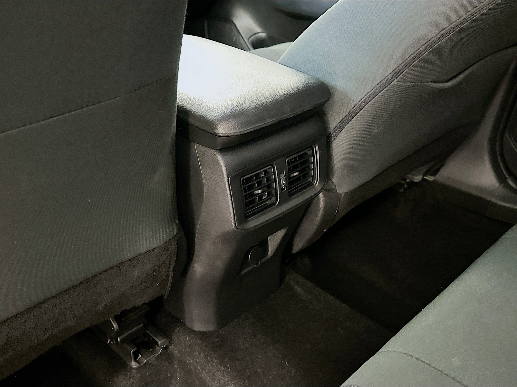 Used 2024 Toyota RAV4 LE image 28