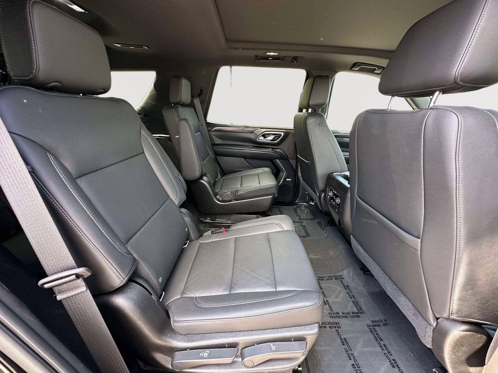 Used 2021 Chevrolet Tahoe Z71 w/ Z71 Off-Road Package AWD/4WD image 31